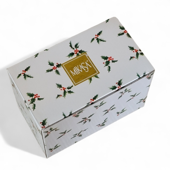 LIKE NEW! IOB Mikasa Porcelain Ribbon Holly Sleigh FK017 Ivory Color With Box - Picture 10 of 15